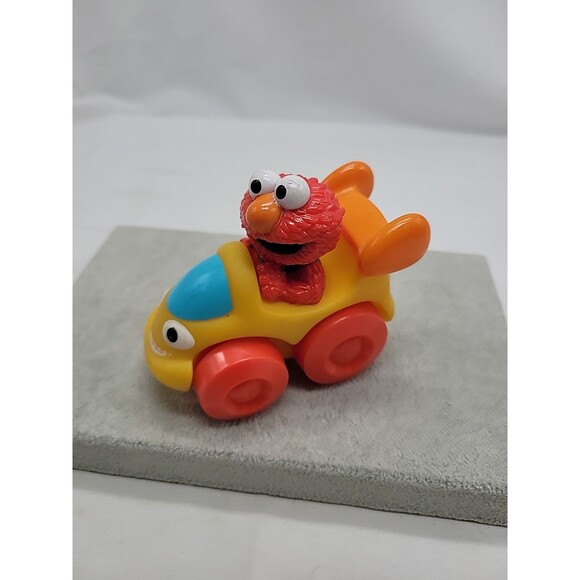 Elmo 2011 Hasbro 4"  Figure Car Sesame Street Workshop Yellow Orange Red - Picture 1 of 16